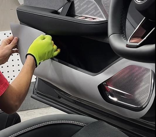 Установка плёнки BODAQ в салоне автомобиля